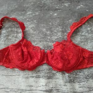 Victoria's Secret "Very Sexy" BRA 34C lace red